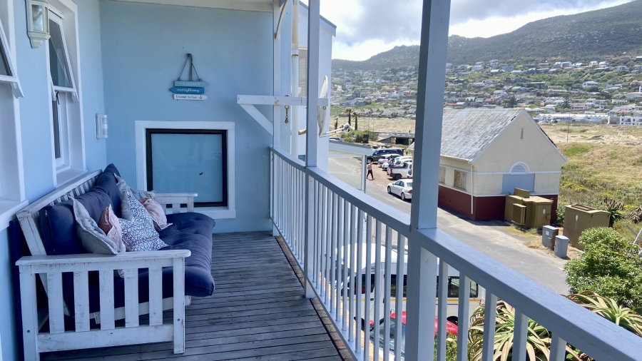 To Let 4 Bedroom Property for Rent in Glencairn Western Cape